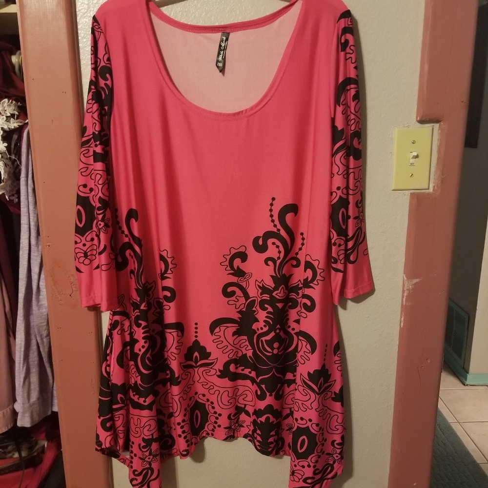 Pink & black top